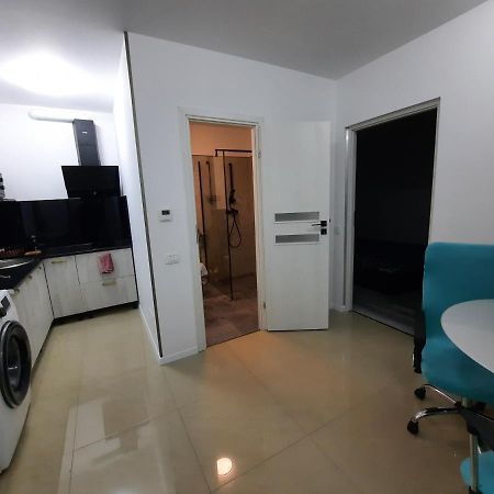 Apartamento House Side By Side Braşov Exterior foto