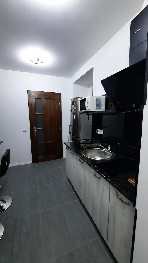 Apartamento House Side By Side Braşov Exterior foto