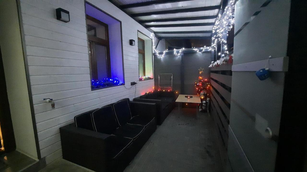 Apartamento House Side By Side Braşov Exterior foto