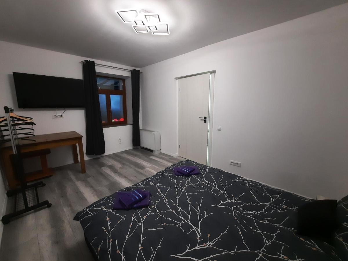Apartamento House Side By Side Braşov Exterior foto