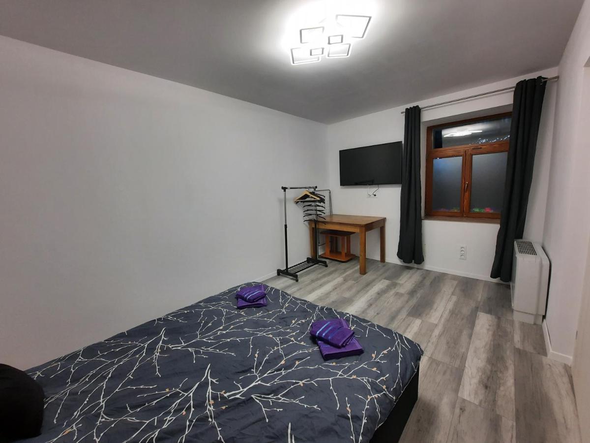 Apartamento House Side By Side Braşov Exterior foto