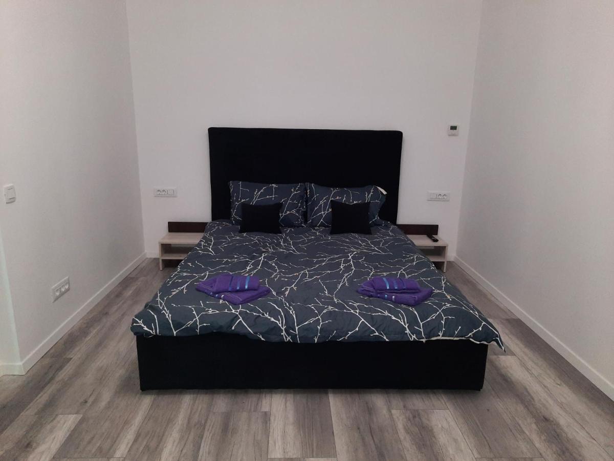 Apartamento House Side By Side Braşov Exterior foto